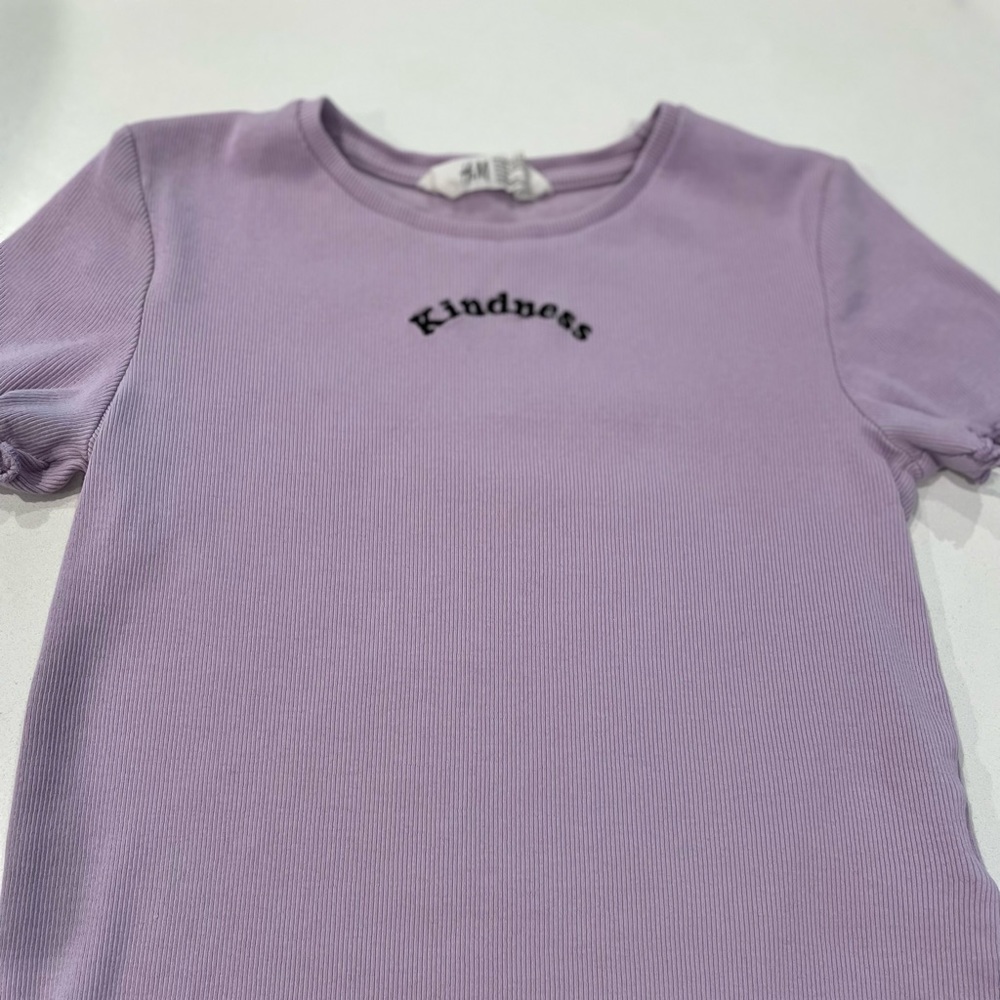 H&M youth purple “kindness” short sleeve shirt